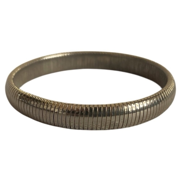 Omega Gold Tone Stretch Bracelet Vintage Unisex Bangle One Size Fits Any - Picture 2 of 6